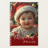 Schattige Baby in Santa Outfit met kerst Planner (Voorkant)