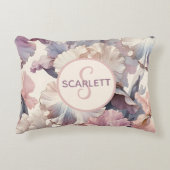 Schattige Baby Meisje Naam Initiaal Monogram Bloem Accent Kussen (Voorkant)