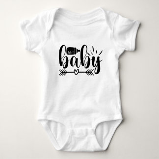 Schattige Baby typografisch ontwerp van de hartpij Romper