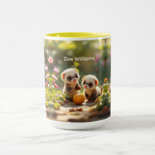 Schattige babyfretjes spelen met een bal, op maat mok