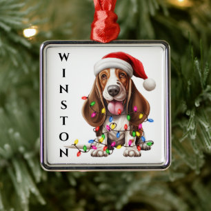 SCHATTIGE BASSETT HOND MET KERSTVERLICHTING METALEN ORNAMENT