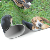 Schattige Beagle Puppies Tug of War Cadeaupapier (Rol Hoek)