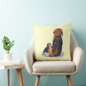 schattige beagle puppy die mam beuzelt kussen (Stoel)