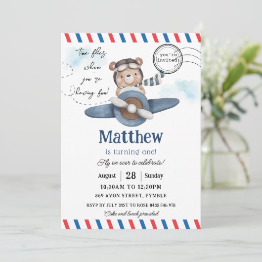 Schattige Beer Blue Plane Time vliegt één 1e verja Kaart (Staand voorkant)