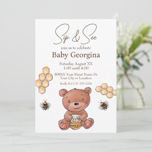 Schattige Beer Cub and Honey Bees Baby Sip and See Kaart (Staand voorkant)