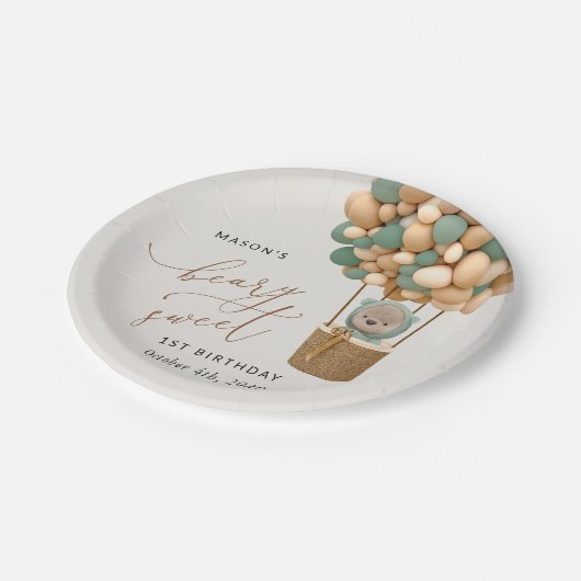 Schattige Beer, groene ballonnen, eerste verjaarda Papieren Bordje (Gekanteld)