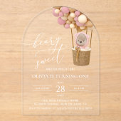 Schattige Beer, roze ballonnen, eerste verjaardag Acryl Uitnodigingen (Voorkant)