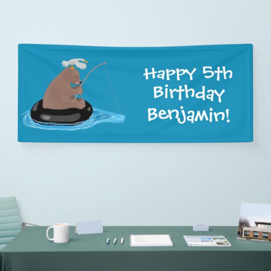 Schattige beer welp vissen gepersonaliseerde verja spandoek (Beurs)