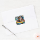Schattige Berner Mountain Dog geniet van Float Tri Vierkante Sticker (Envelop)