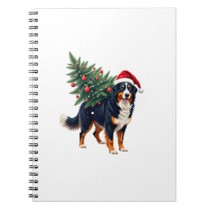 Schattige Berner Sennenhond in een kerstboom voor  Notitieboek