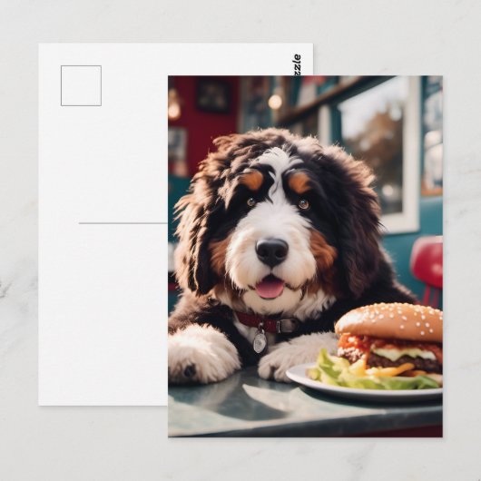 Schattige Bernerdoodle bij het Diner Briefkaart (Voorkant / Achterkant)