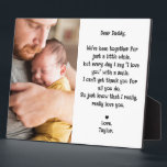 Schattige Bewerkbaar Beste Daddy Gedicht & Foto Ta Fotoplaat<br><div class="desc">Een gepersonaliseerd fotocadeau voor een nieuwe vader van zijn baby is een hartverwarmende manier om de eerste momenten van het ouderschap van een vader te vieren. Deze aangepaste foto plaquette op het tafelblad is voorzien van een full-colour foto naast een lief gedicht afgedrukt in een speels zwart lettertype op een...</div>
