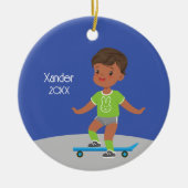 Schattige Black Boy Skateboard Keramisch Ornament (Voorkant)