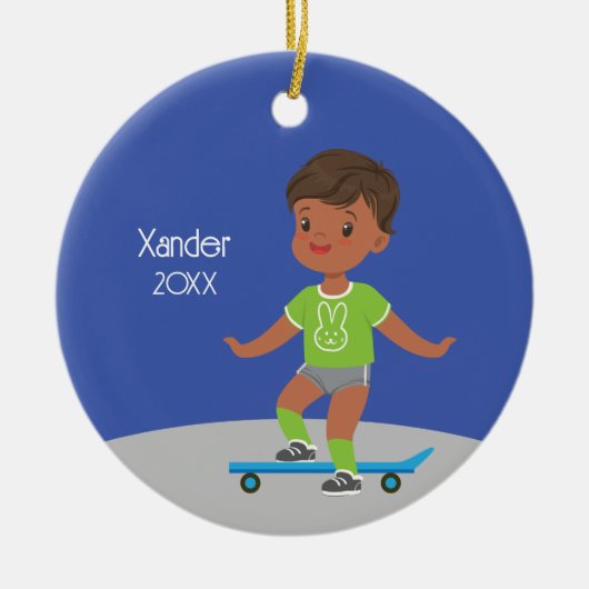 Schattige Black Boy Skateboard Keramisch Ornament (Voorkant)