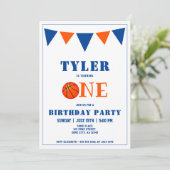 Schattige Blauw Basketbal 1e Verjaardagsfeest Kaart (Staand voorkant)