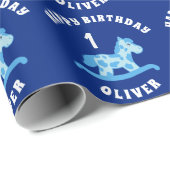 Schattige Blauw Rocking Horse Boy 1e Verjaardag Cadeaupapier (Rol Hoek)