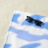 Schattige blauw ruimteschip op Waveworld Clouds Strandlaken (In situ)