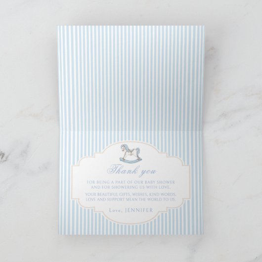 Schattige blauw schommelpaard  baby boy shower bedankkaart (Binnen)