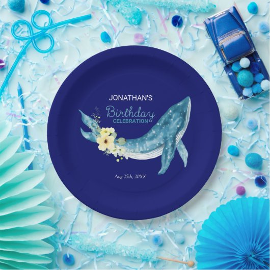Schattige Blauw Walvis Geel Bloemen Navy Verjaarda Papieren Bordje (Feest)