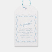 Schattige Blauw Wavy Scallop Baby Boy Shower Bedan Cadeaulabel (Achterkant)