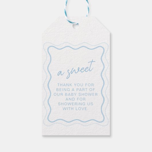 Schattige Blauw Wavy Scallop Baby Boy Shower Bedan Cadeaulabel (Achterkant)