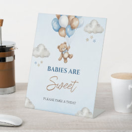 Schattige Blauwe Beer Babies Zijn Zoete Dessert Ta Reclamebord Met Voetstuk