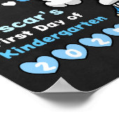 Schattige Blauwe Gnome Eerste Dag Van School Schoo Poster (Hoek)