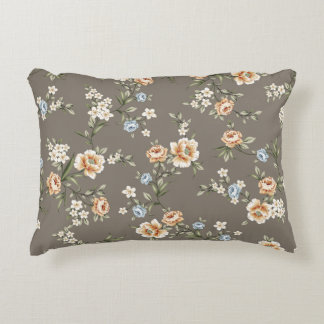 schattige bloemen met bladeren met grijze achtergr accent kussen