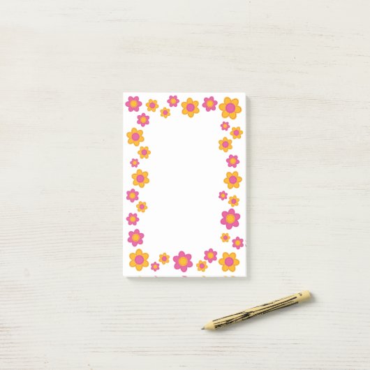 Schattige bloemveer ontwerp fuchsia roze en geel post-it® notes (Op bureau)