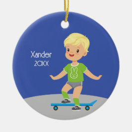 Schattige Blond Boy Skateboard Keramisch Ornament