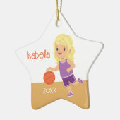 Schattige blond meisje basketbal keramisch ornament (Links)