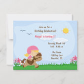 Schattige Blond Meisje Rijden Bruin Paard Verjaard Kaart (Voorkant)