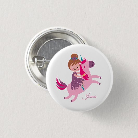 Schattige blondine haired meisje rijden op een een ronde button 3,2 cm (Voorkant /achterkant)