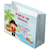 Schattige Blondine Pirate Meisje in Rode Verjaarda Groot Cadeauzakje (Voorkant Gekanteld)