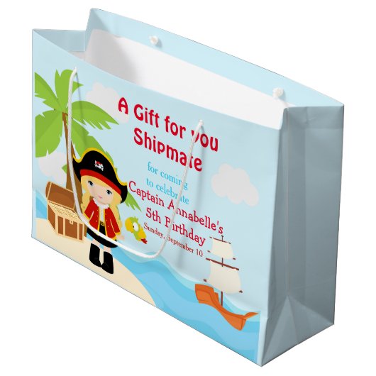 Schattige Blondine Pirate Meisje in Rode Verjaarda Groot Cadeauzakje (Voorkant Gekanteld)