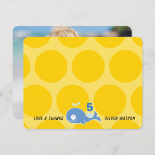 Schattige Blue Cartoon Whale Kind Beach Verjaardag Bedankkaart