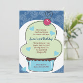 Schattige Blue Cupcake Birthday Invitation Kaart (Staand voorkant)