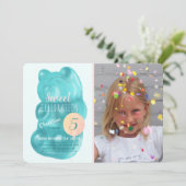 Schattige Blue Gummy Beer Sweet Snoep Foto Verjaar Kaart (Staand voorkant)