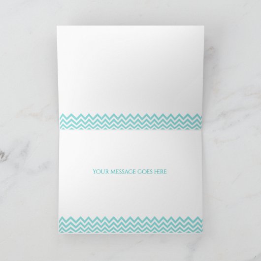 Schattige Boot op Ocean Waves Custom Verjaardag Kaart (Binnen)