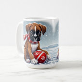 Schattige Boxer Puppy in het besneeuwde landschap Koffiemok (Voorkant links)