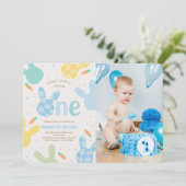 Schattige Boy Bunny 1st Birthday Foto Kaart (Staand voorkant)
