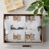 Schattige boze gekke zwarte kat, grijze kat en bru tissuepapier (Geschenk)
