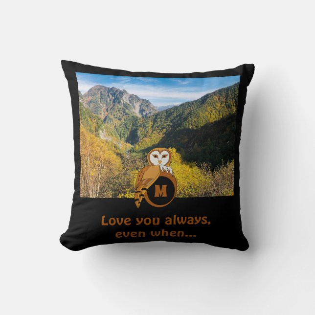 Schattige Britse Owl Nesting Monogram Egg Foto Kussen (Voorkant)