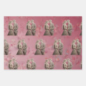 Schattige bruidspaar die handen vasthoudt inpakpapier vel (Voorkant 3)