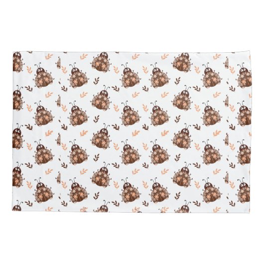 Schattige bruin en beige lieveheersbeestje en bloe kussensloop (Achterkant)