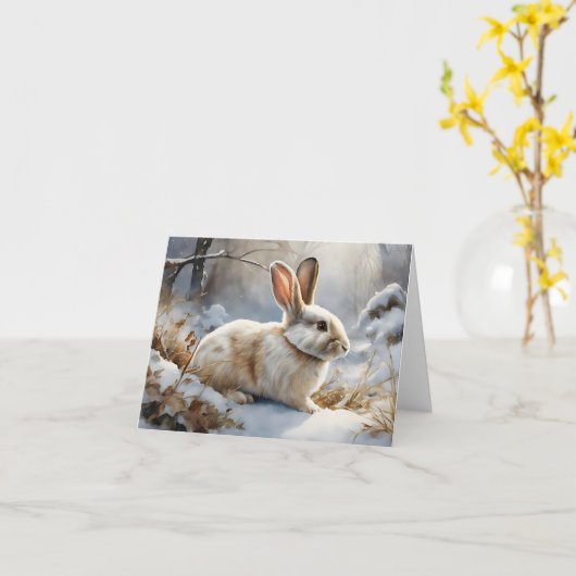 Schattige Bruin en Wit Konijnenkonijn in Sneeuwbla Kaart (Gele Bloem)
