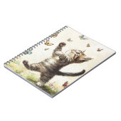 SCHATTIGE BRUIN TABBY KITTEN MET VLINDERS NOTITIEBOEK (Linkerzijde)