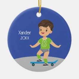 Schattige Brunette Boy Skateboard Keramisch Ornament