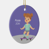 Schattige Brunette Meisje Skateboard Keramisch Ornament (Rechts)