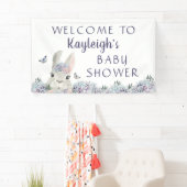 Schattige Bunny Paarse Bloemen Baby shower Welkom Spandoek (Insitu)